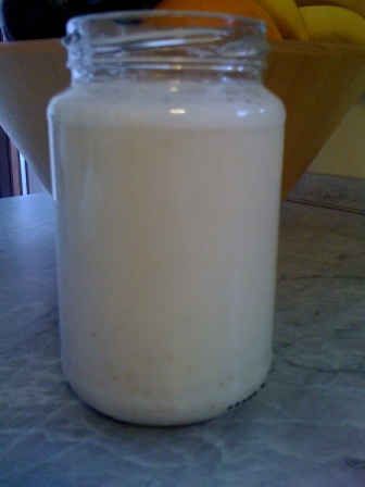 Nutritive, healthy and easy to make almond milk! 